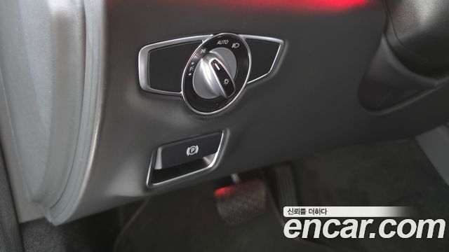 Mercedes-Benz S-Class 2016 — photo 17