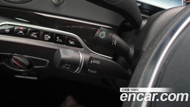 Mercedes-Benz S-Class 2016 — photo 18