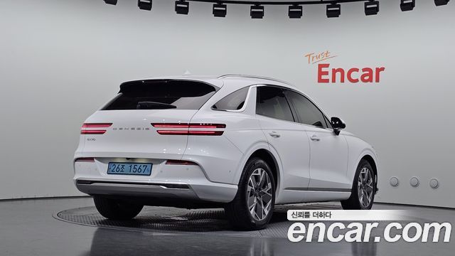 Genesis GV70 2022 — photo 2
