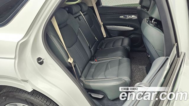 Genesis GV70 2022 — photo 11