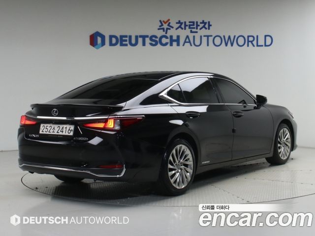 Lexus ES 2021 — photo 2