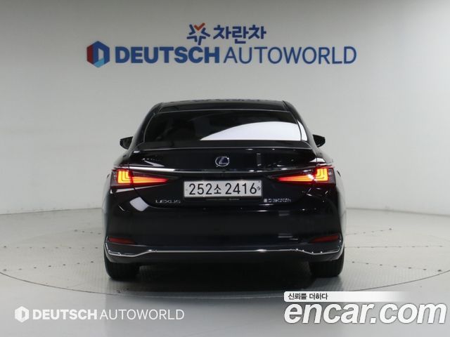 Lexus ES 2021 — photo 4