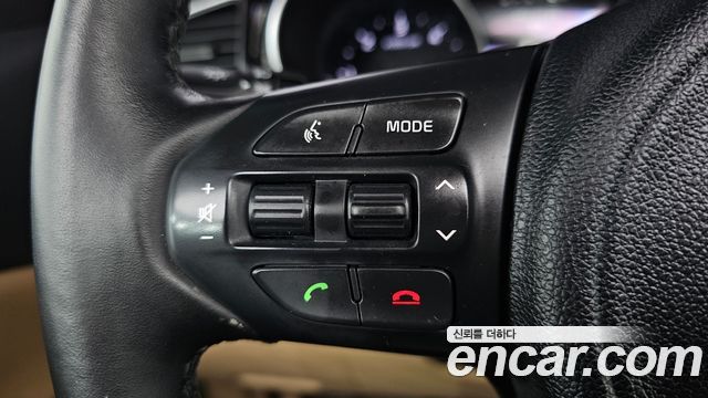 Kia Canival 2015 — photo 22