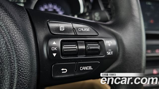 Kia Canival 2015 — photo 23