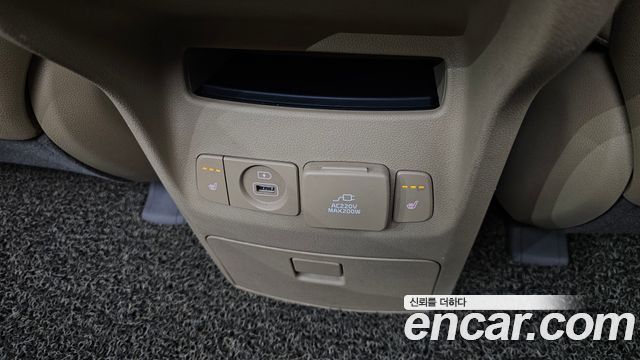 Kia Canival 2015 — photo 25