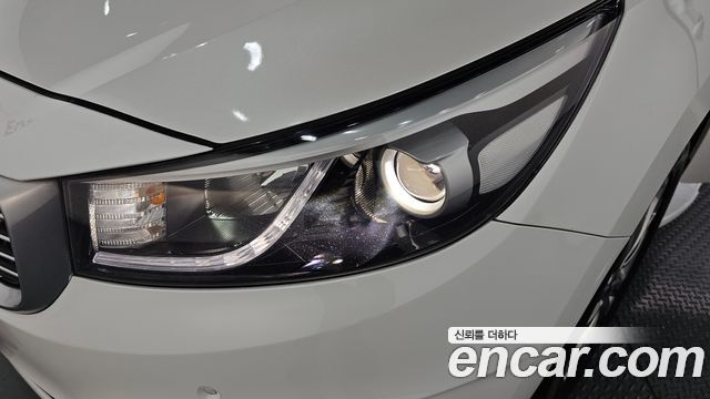 Kia Canival 2015 — photo 8
