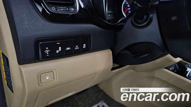 Kia Canival 2015 — photo 29
