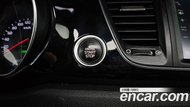 Kia Canival 2015 — photo 30