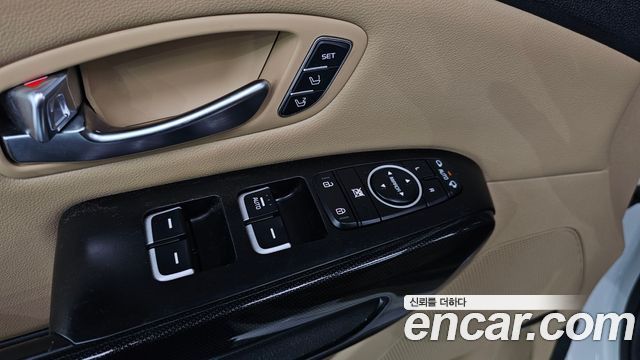 Kia Canival 2015 — photo 33