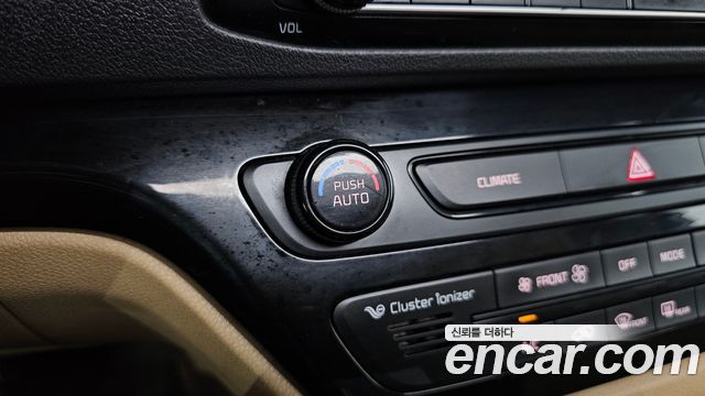 Kia Canival 2015 — photo 35