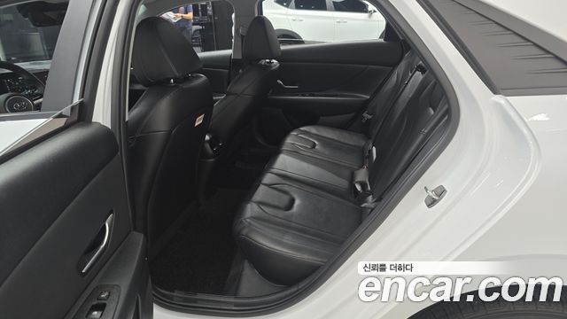 Hyundai AVANTE 2023 — photo 12