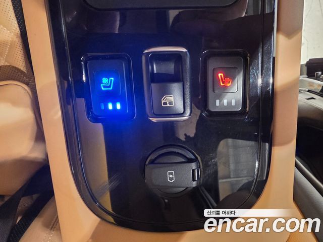 Kia Canival 2021 — photo 22