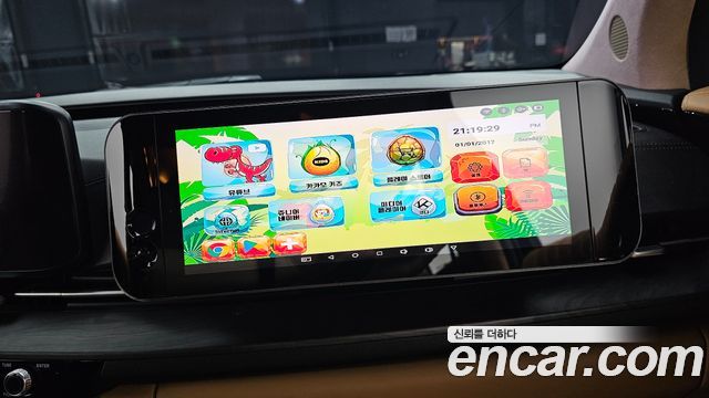 Kia Canival 2021 — photo 26