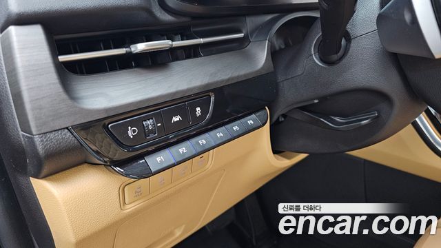 Kia Canival 2021 — photo 27