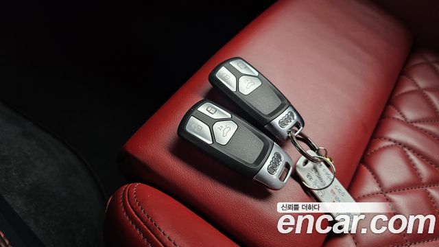 Audi SQ5 2023 — photo 21