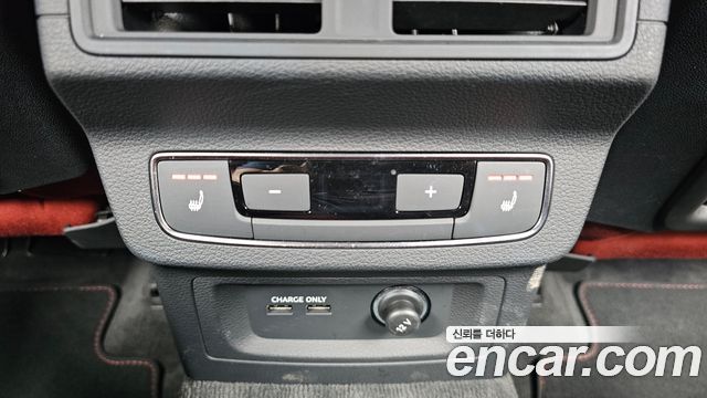 Audi SQ5 2023 — photo 26