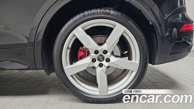 Audi SQ5 2023 — photo 7