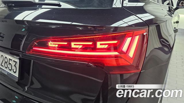 Audi SQ5 2023 — photo 9