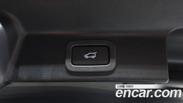 Jaguar F-PACE 2018 — photo 27