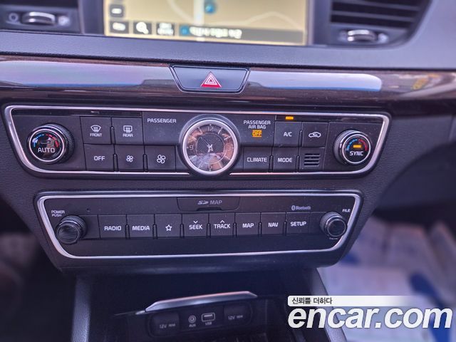 Kia K7 2018 — photo 10