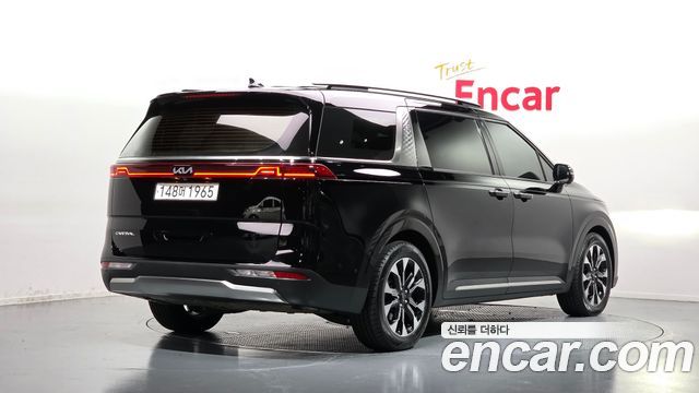 Kia Canival 2023 — photo 2