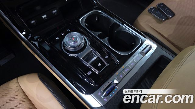 Kia Canival 2023 — photo 12