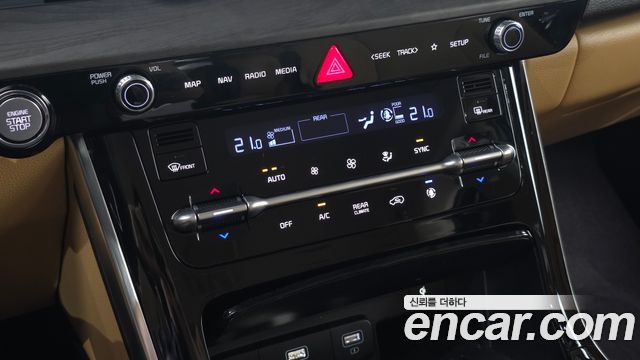 Kia Canival 2023 — photo 24