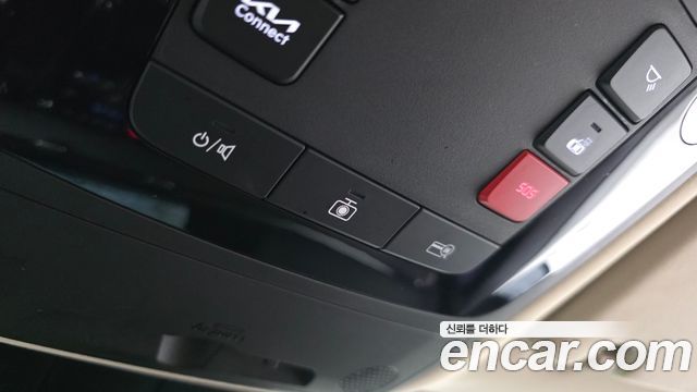 Kia Canival 2023 — photo 30