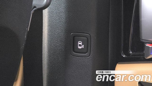 Kia Canival 2023 — photo 32