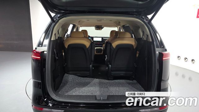 Kia Canival 2023 — photo 35