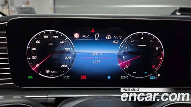 Mercedes-Benz GLE-Class 2026 — photo 8