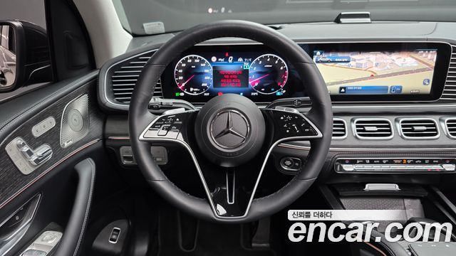 Mercedes-Benz GLE-Class 2026 — photo 13