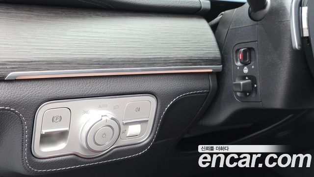 Mercedes-Benz GLE-Class 2026 — photo 14