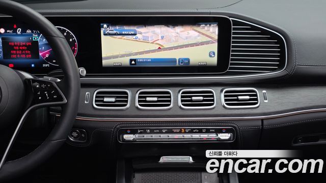 Mercedes-Benz GLE-Class 2026 — photo 18