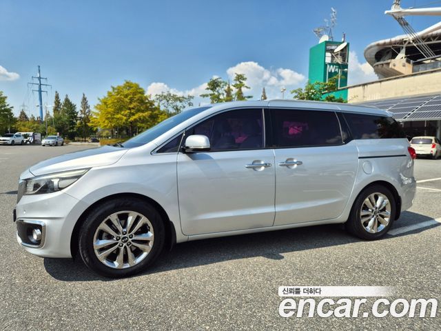 Kia Canival 2015 — photo 2