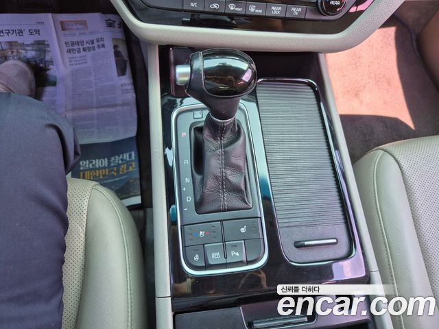 Kia Canival 2015 — photo 10