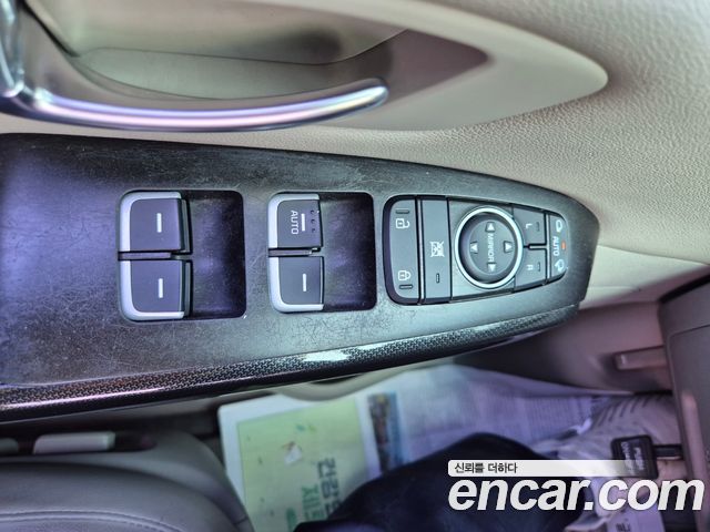Kia Canival 2015 — photo 11