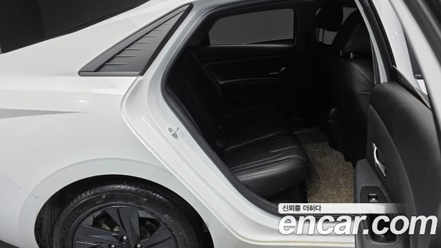 Hyundai AVANTE 2022 — photo 12