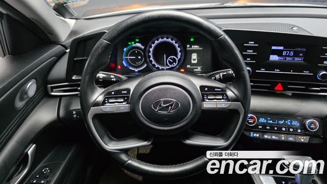 Hyundai AVANTE 2022 — photo 13