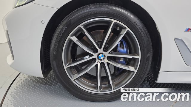 BMW 5-Series 2021 — photo 5
