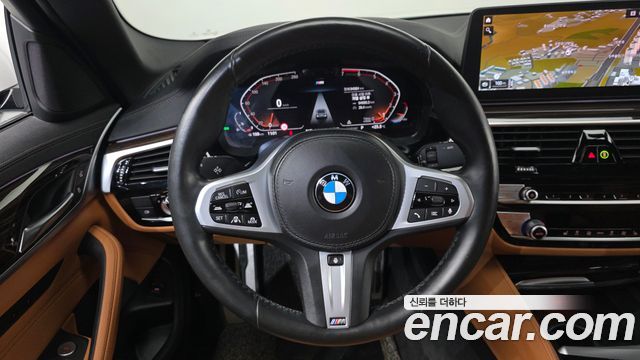 BMW 5-Series 2021 — photo 16