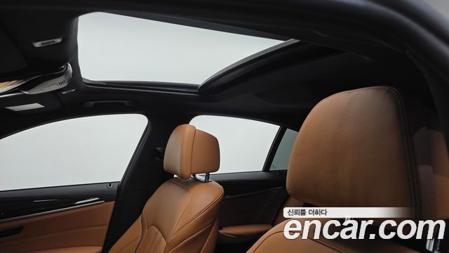 BMW 5-Series 2021 — photo 17