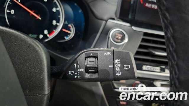 BMW X3 2018 — photo 32