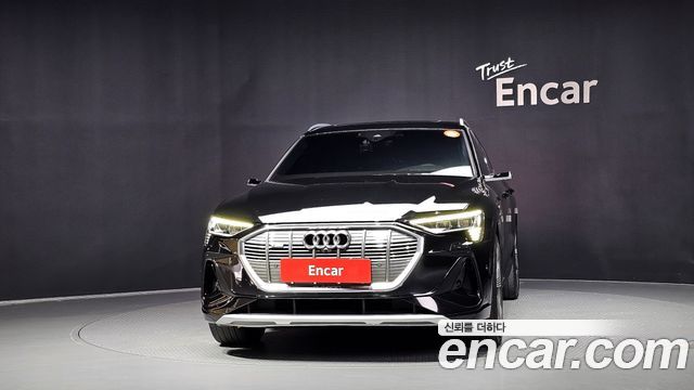 Audi e-tron 2021 — photo 3