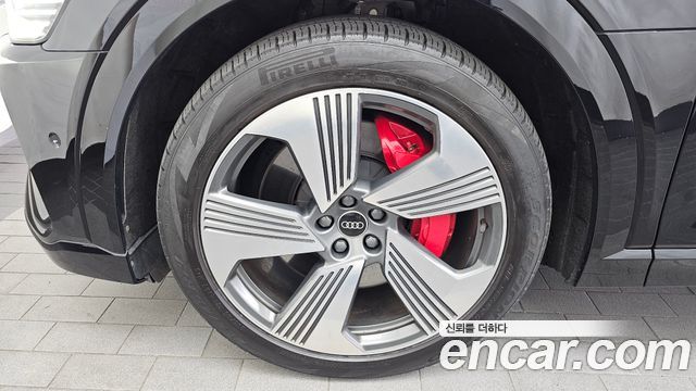Audi e-tron 2021 — photo 5