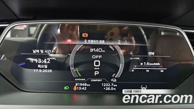 Audi e-tron 2021 — photo 11