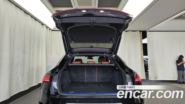 Audi e-tron 2021 — photo 26