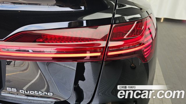 Audi e-tron 2021 — photo 9