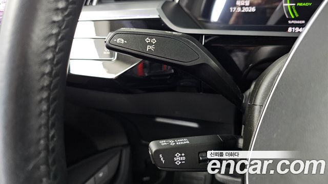 Audi e-tron 2021 — photo 31