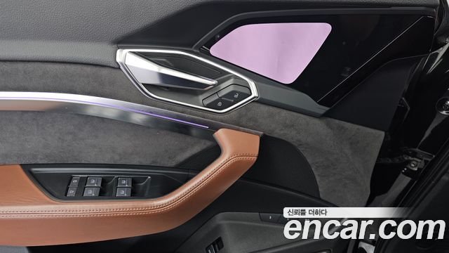 Audi e-tron 2021 — photo 33